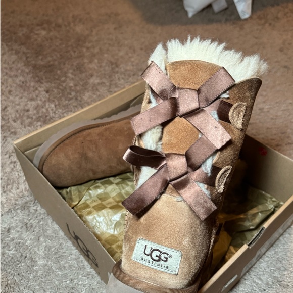 UGG Shoes - BAILEY BOW UGGS IN CHESTNUT